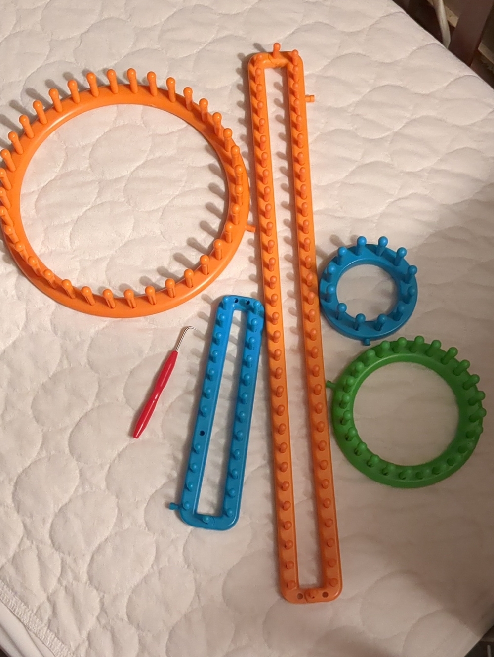 Assorted Plastic Loom Knitting Set - Orange, Blue, Green